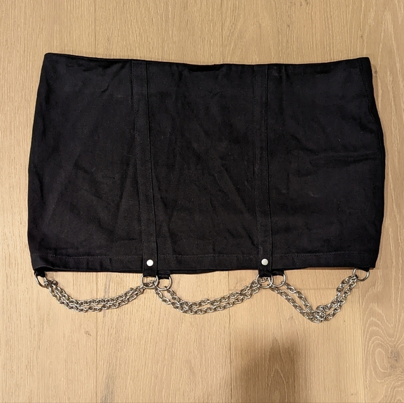 Black Chain-Accent Mini Skirt - Picture 1 of 10
